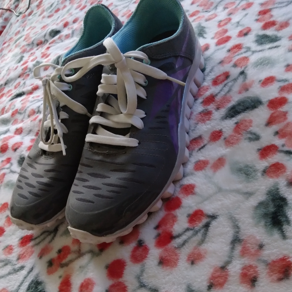 Women's sneakers